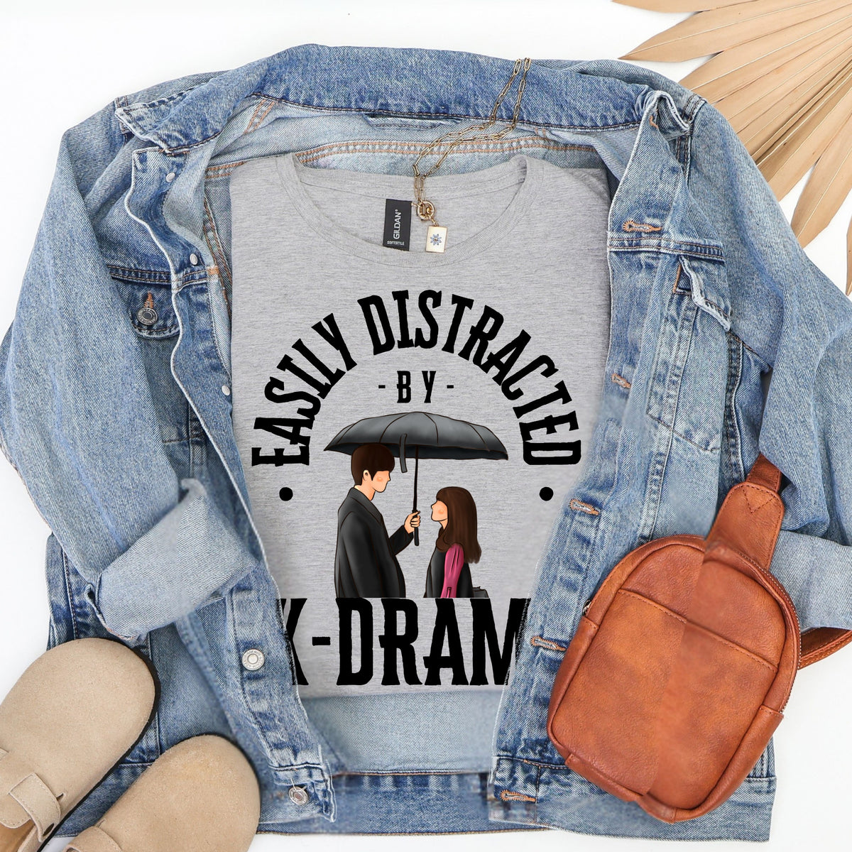 Kdrama lover T-Shirt, Korean Fashion Tee, Easily Distracted by K-Drama